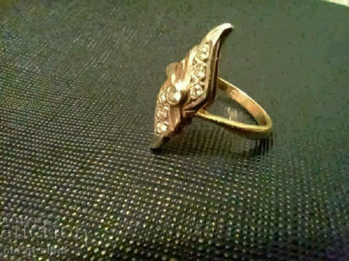 Atrăgător inel de aur rusesc cu șapte diamante Yakut