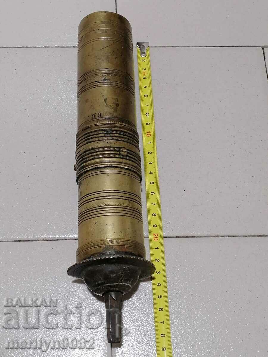Delivery of An old brass spice mill Delivery of An old brass spice mill