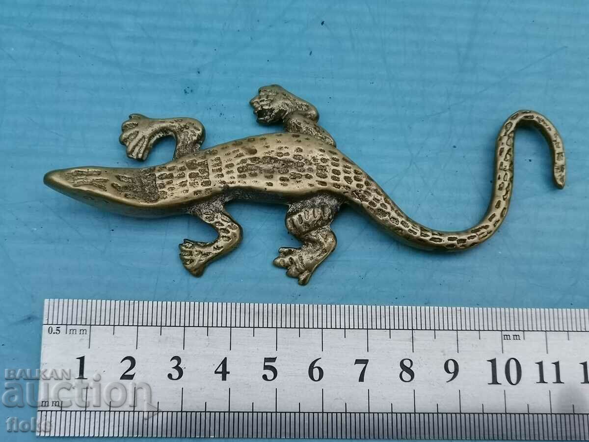 Auction  Bronze figure - salamander