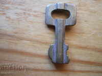 cheie mică antică din bronz