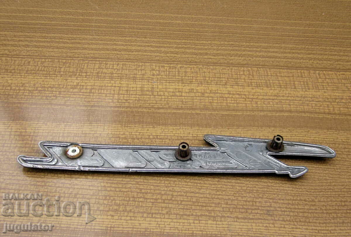 Delivery of old car emblem for TOYOTA TERCEL car Delivery of old car emblem for TOYOTA TERCEL car