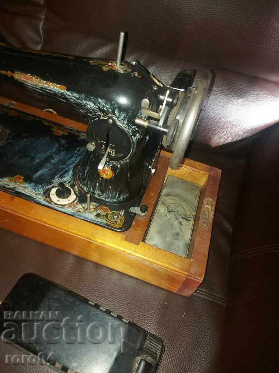SEWING MACHINE - ELECTRIC - WORKING - 5 SEWING MACHINE - ELECTRIC - WORKING - 5