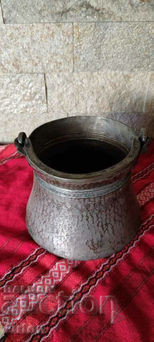 СТАР ВЪЗРОЖДЕНСКИ МЕДЕН СЪД с цена 249.00 лв. | € 127.31 СТАР ВЪЗРОЖДЕНСКИ МЕДЕН СЪД с цена 249.00 лв. | € 127.31