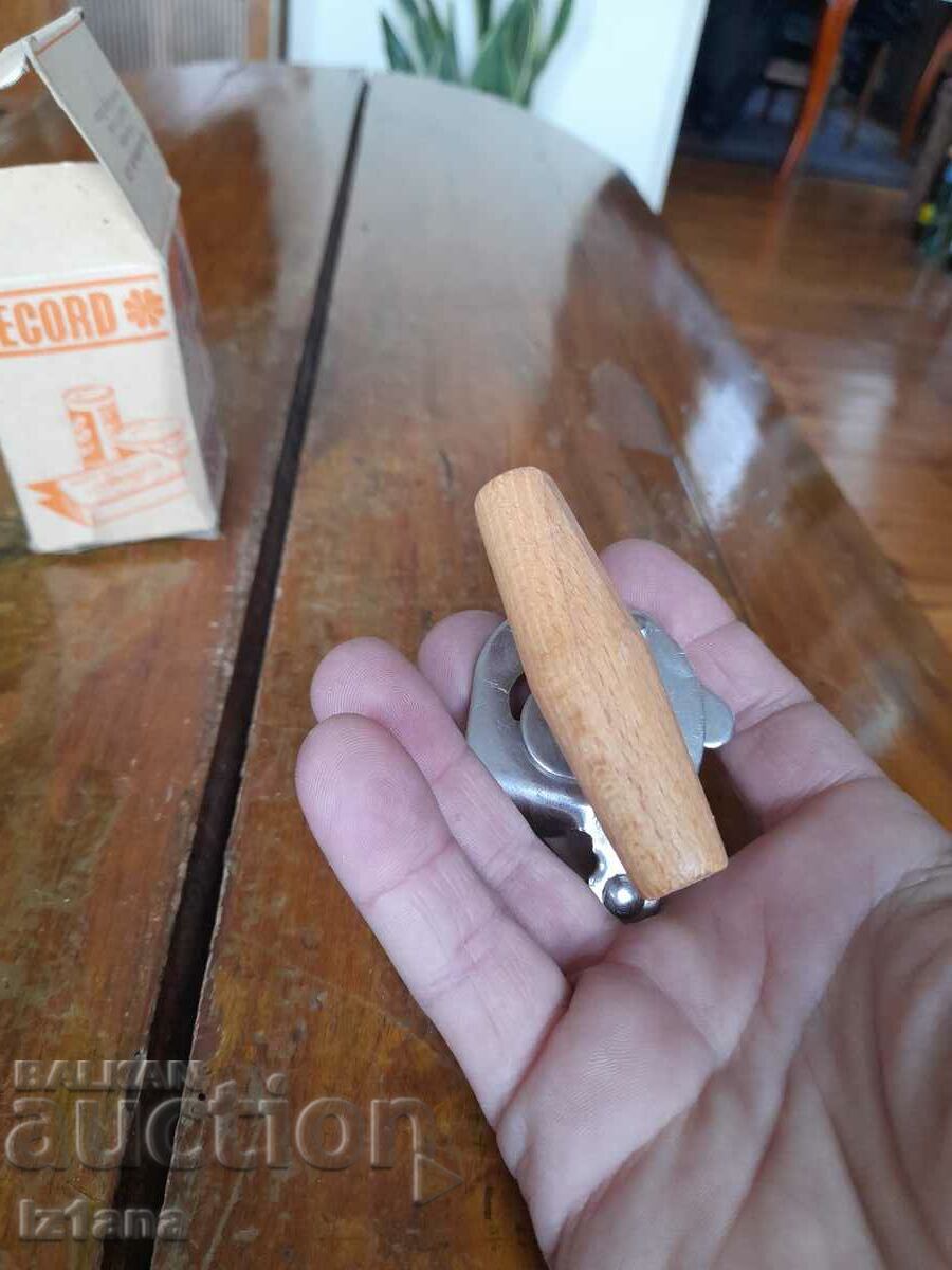 Delivery of An old RECORD can opener Delivery of An old RECORD can opener