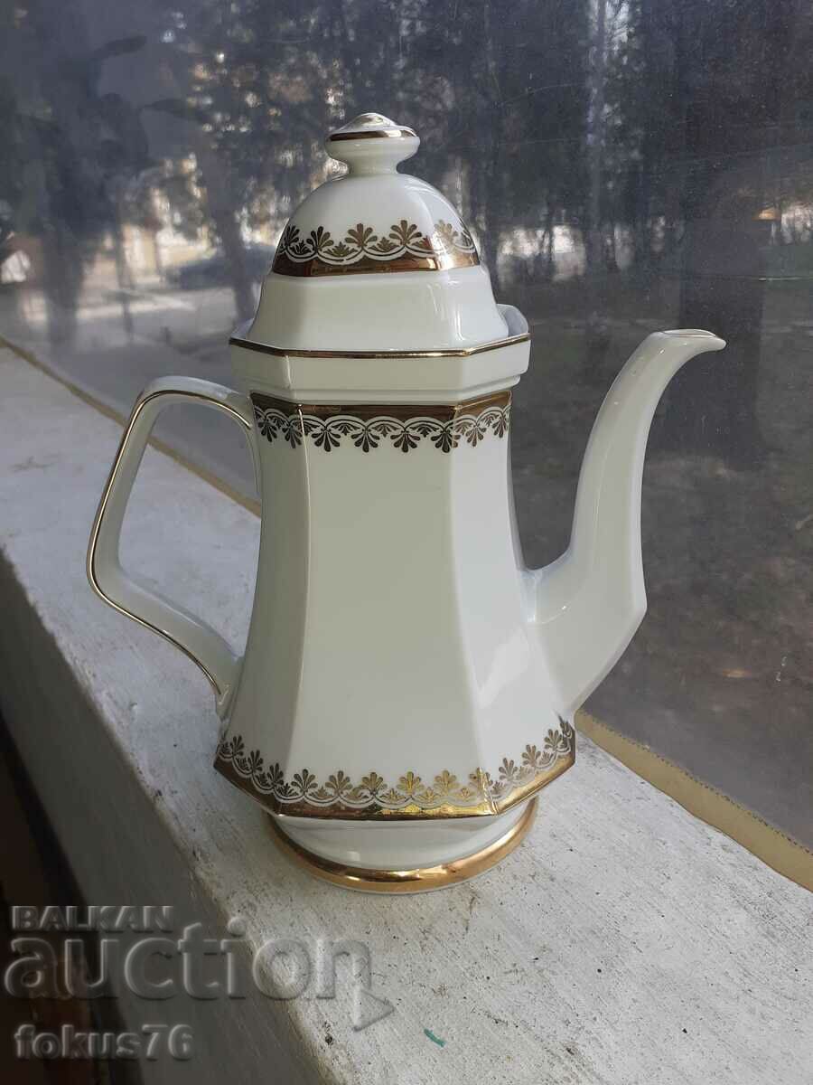 Livrarea Ceainic din porțelan german cu aurire Livrarea Ceainic din porțelan german cu aurire