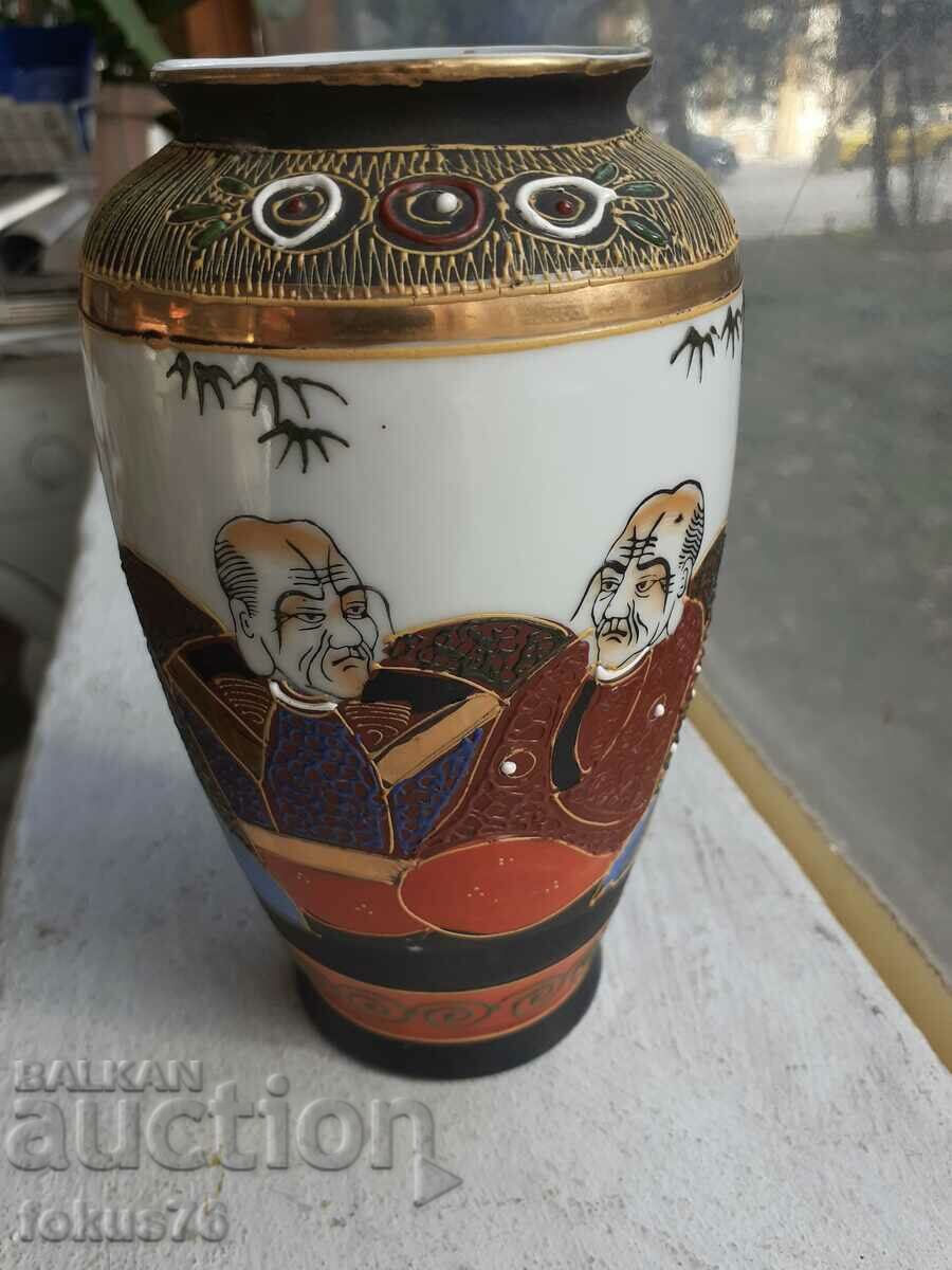 Auction Satsuma vase Japan "Nippon Tokusei" made before WW2 Auction Satsuma vase Japan "Nippon Tokusei" made before WW2