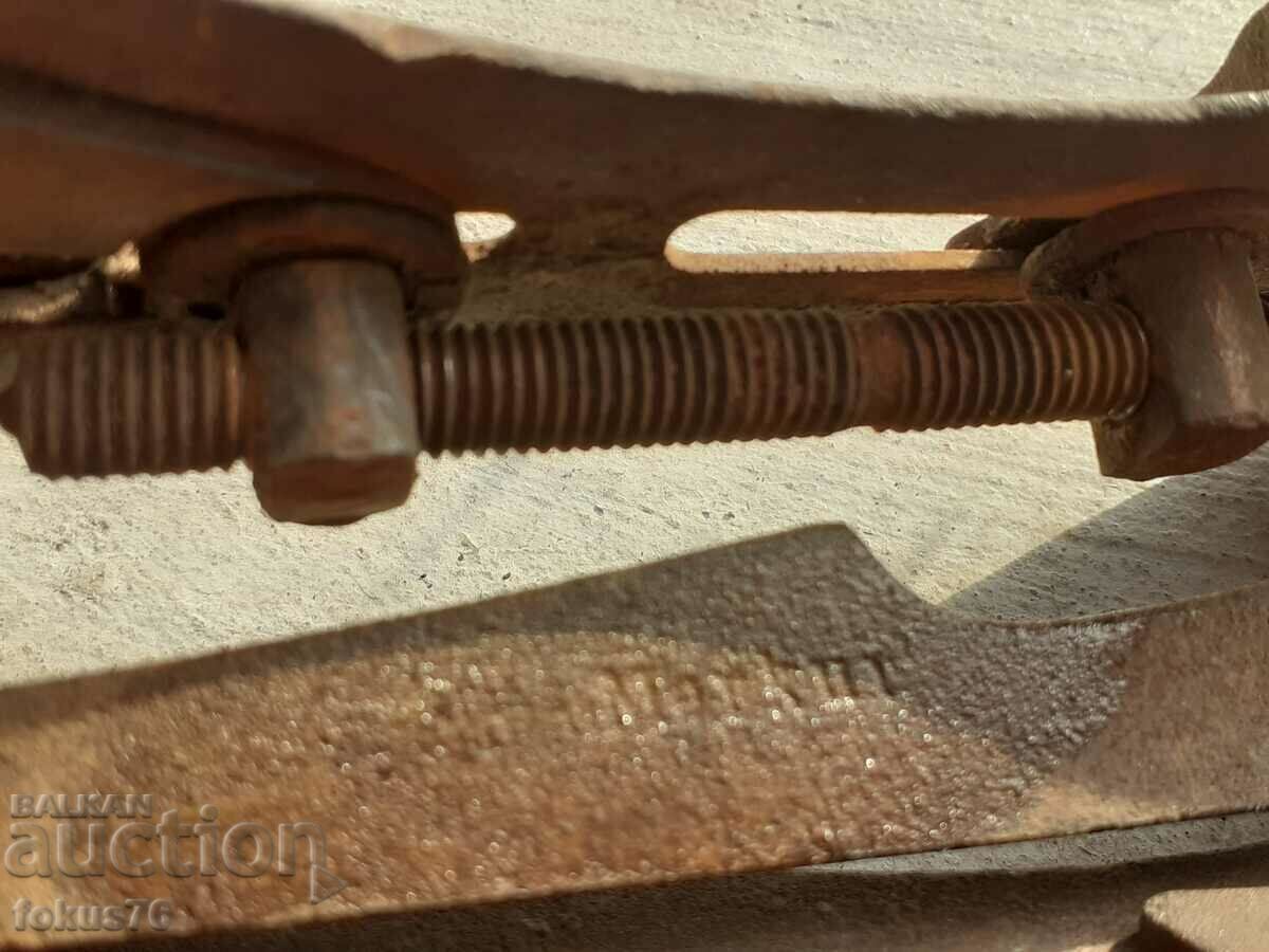 Стари маркови кънки за лед с механизъм - 7 Стари маркови кънки за лед с механизъм - 7