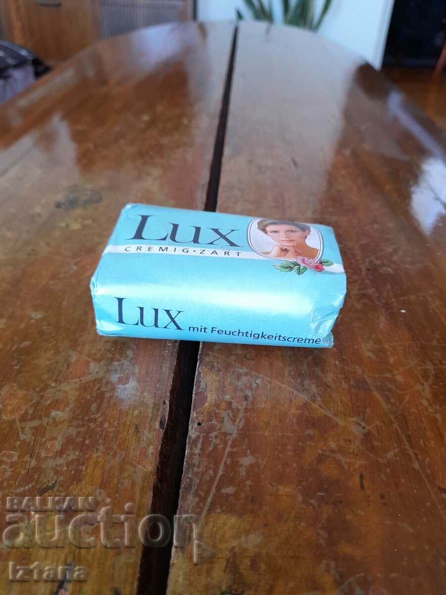 Стар сапун Lux