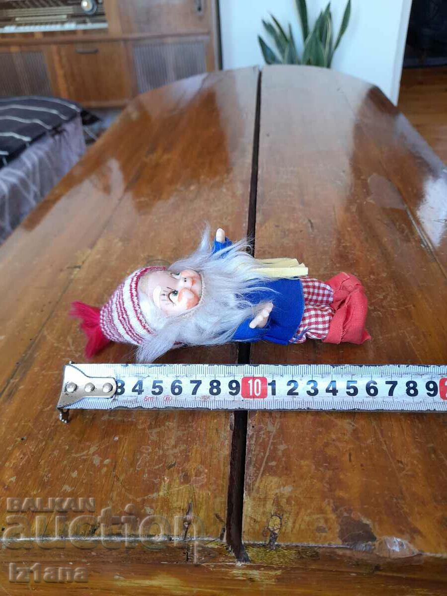 Delivery of Old doll, dwarf Delivery of Old doll, dwarf