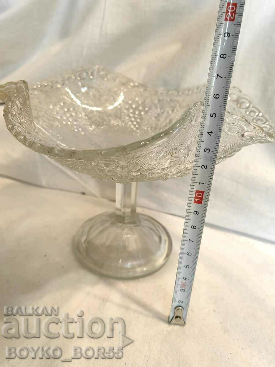 Auction An exquisite glass fruit bowl from the early 40s of the 20th century. Auction An exquisite glass fruit bowl from the early 40s of the 20th century.