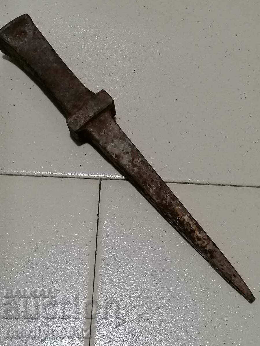 An old anvil for hair sticking, wrought iron with price 39.00 BGN | € 19.94 An old anvil for hair sticking, wrought iron with price 39.00 BGN | € 19.94