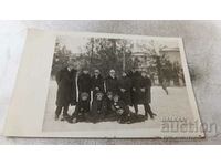 Снимка Свищовъ Ученици в Градската градина през зимата 1929