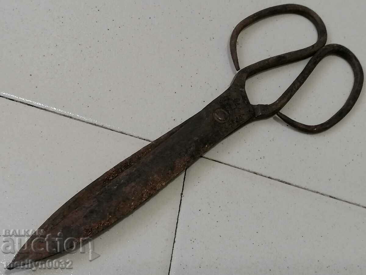 Стара кована ножица, нож, ковано желязо Стара кована ножица, нож, ковано желязо