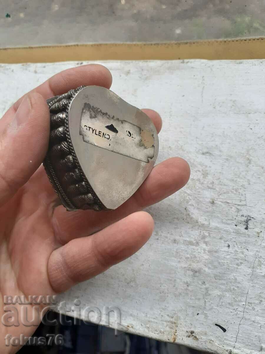 Little box heart with price 29.00 BGN | € 14.83 Little box heart with price 29.00 BGN | € 14.83