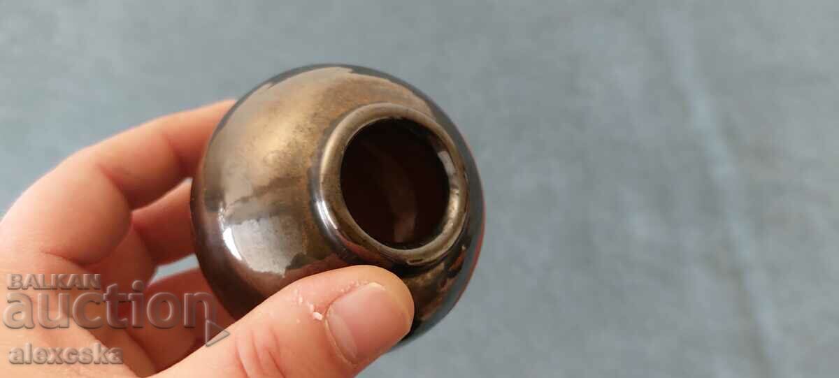 A small ceramic vase with price 11.00 BGN | € 5.62 A small ceramic vase with price 11.00 BGN | € 5.62