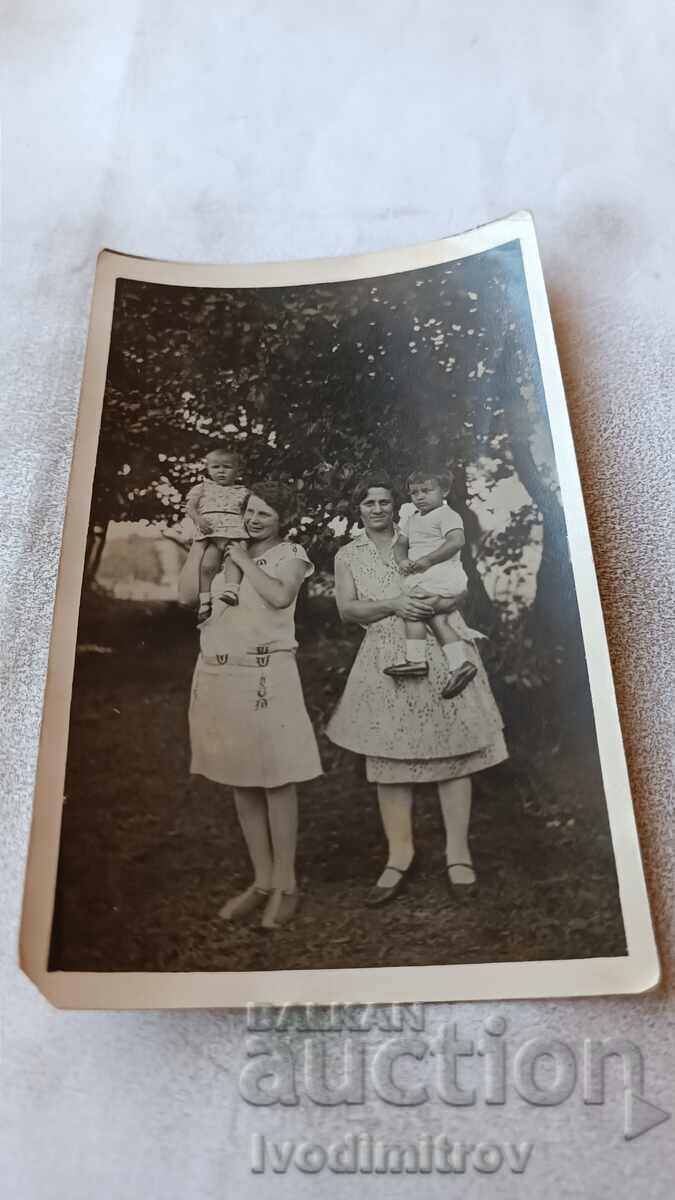 Photo Kazichene Two women with two boys in their arms 1929