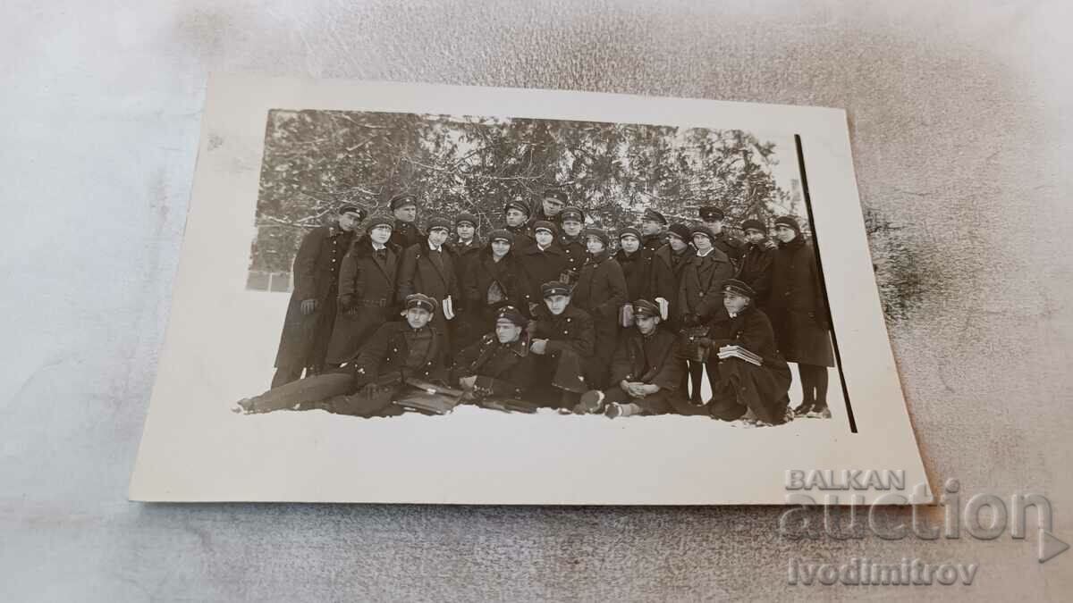 Φωτογραφία Svishtov Σπουδαστές στο πάρκο το χειμώνα του 1929