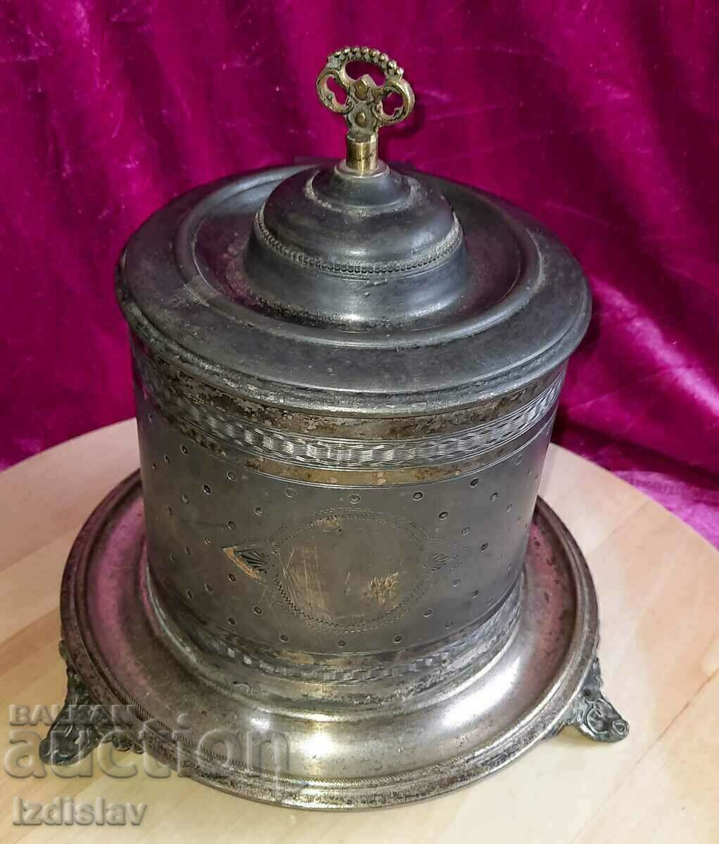 Delivery of Antique box for biscuits 19 c