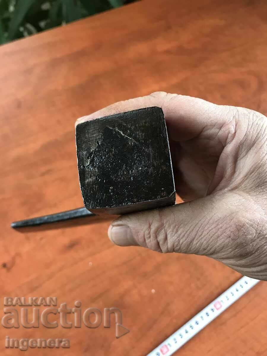 Delivery of AX HATCHET AX TOOL