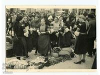 Piața Kyustendil costume foto etnografie c. 1940