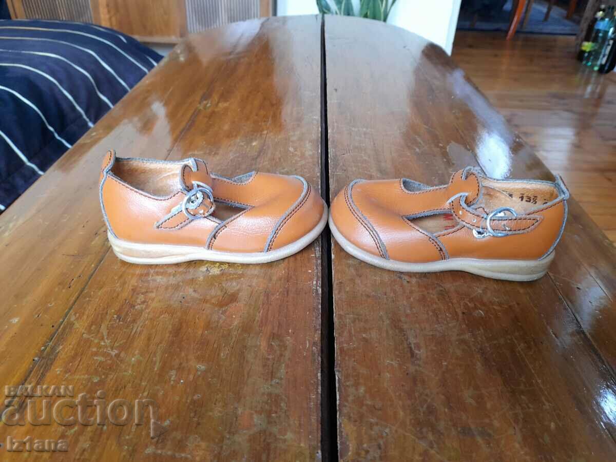 Auction  Old children's shoes