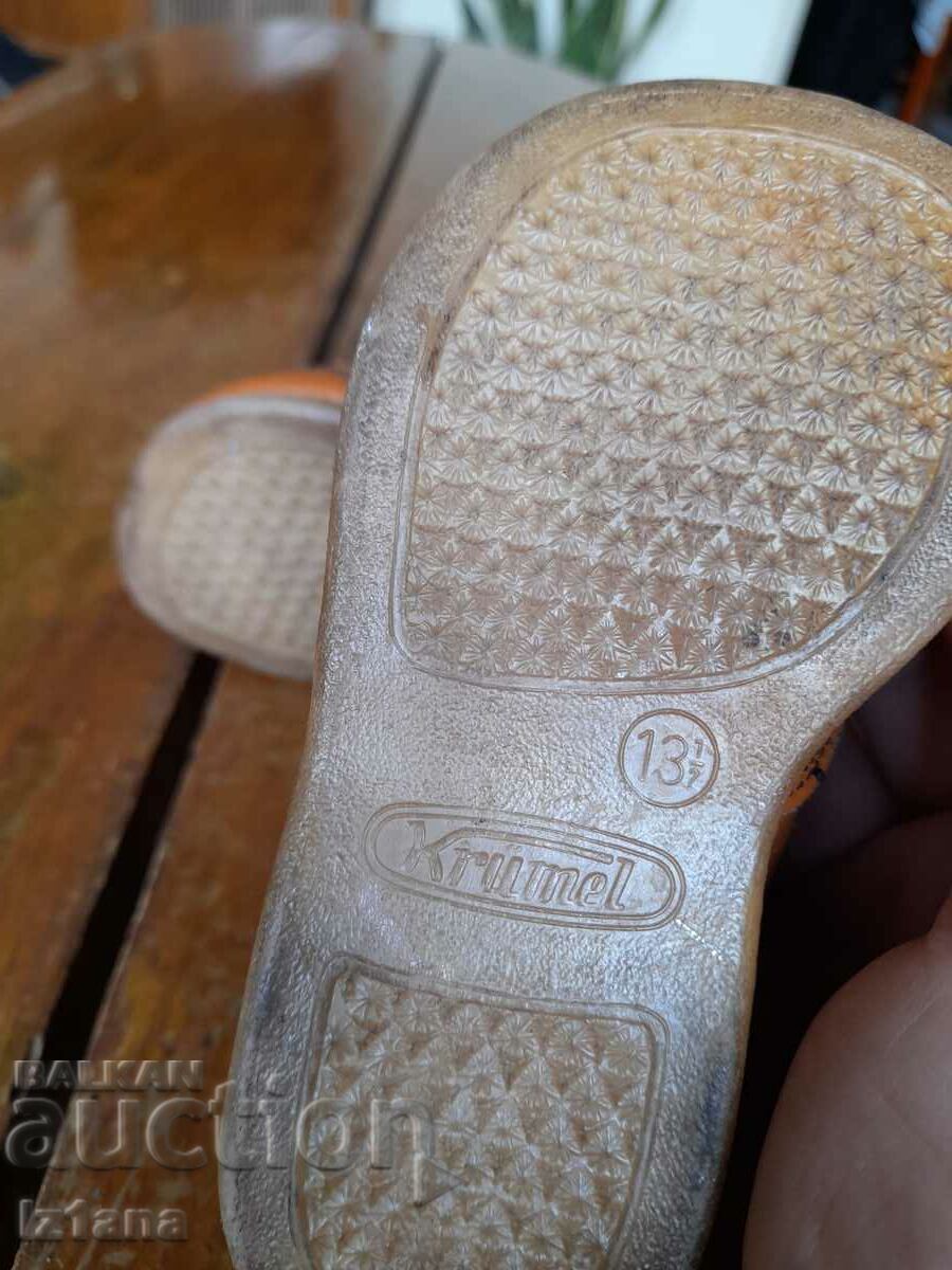 Old children's shoes - 6