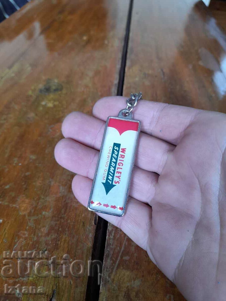 Auction Old Wrigleys keychain Auction Old Wrigleys keychain
