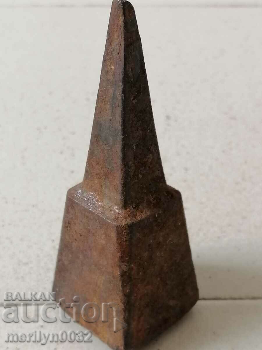 Auction Anvil for gluing hair, wrought iron Auction Anvil for gluing hair, wrought iron