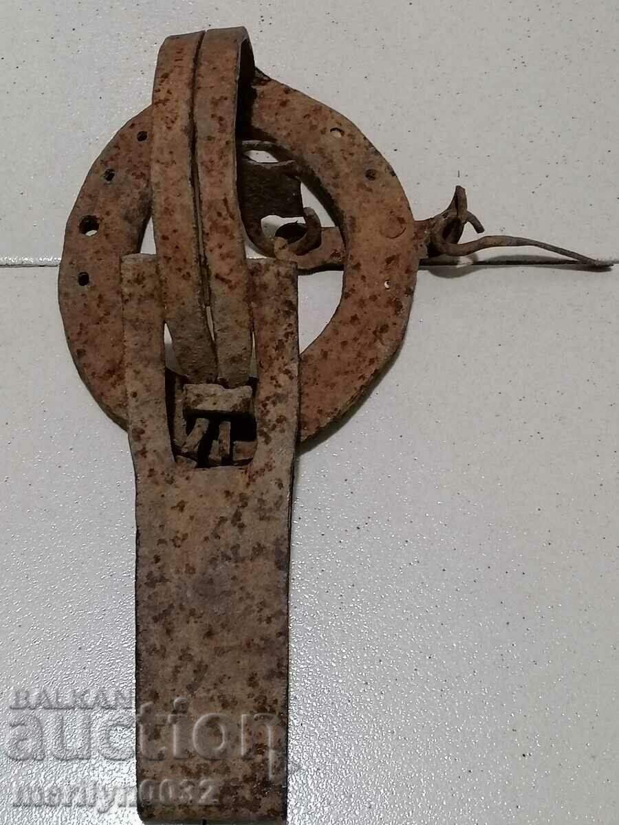 Auction Old hand-forged trap beak wrought iron Auction Old hand-forged trap beak wrought iron