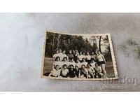 Снимка София Млади момичета в Парка на свободата 1956