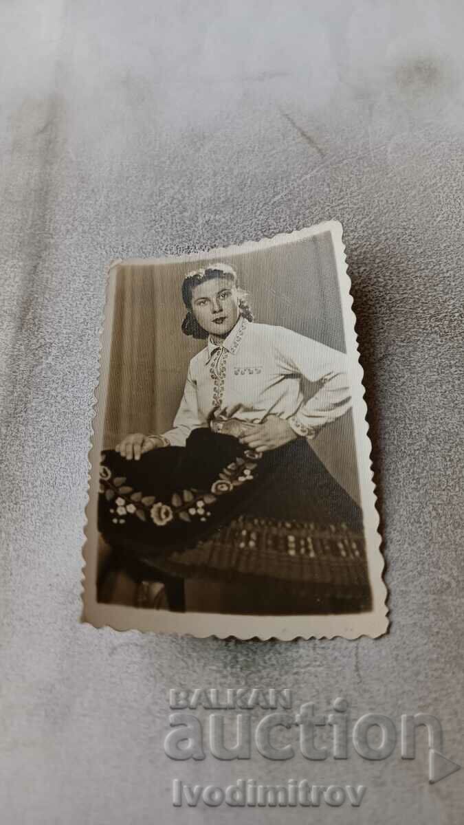 Photo Young Girl 1946