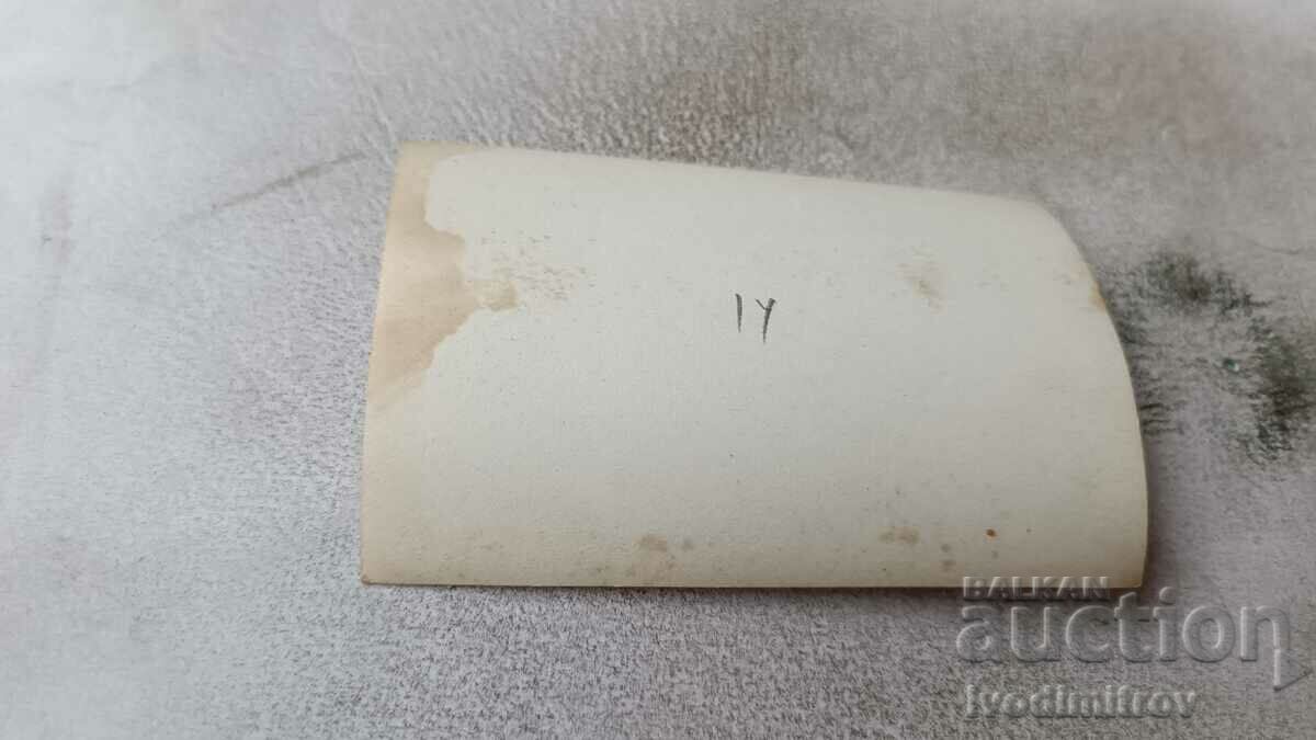 Fotografie Bărbat și femeie pe o stâncă de munte cu preț 0.65 BGN | € 0.33