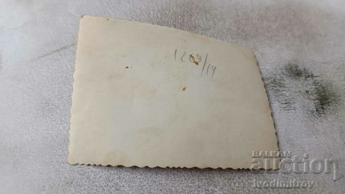 Φωτογραφία Οι μαθητές ακούν μια διάλεξη σε ένα γραφείο με τιμή 0.65 BGN | € 0.33 Φωτογραφία Οι μαθητές ακούν μια διάλεξη σε ένα γραφείο με τιμή 0.65 BGN | € 0.33