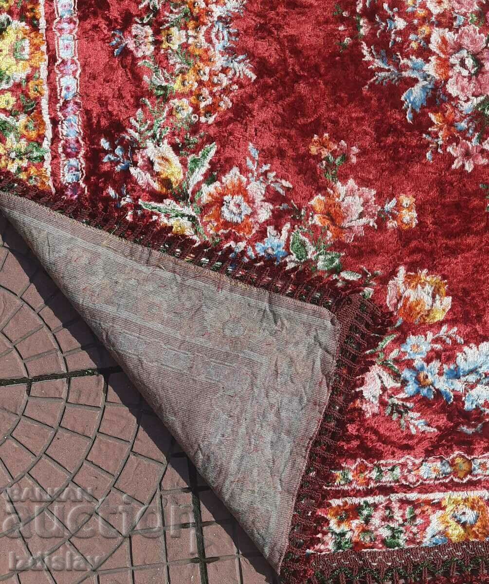 Vintage plush tablecloth or wall covering - 6 Vintage plush tablecloth or wall covering - 6