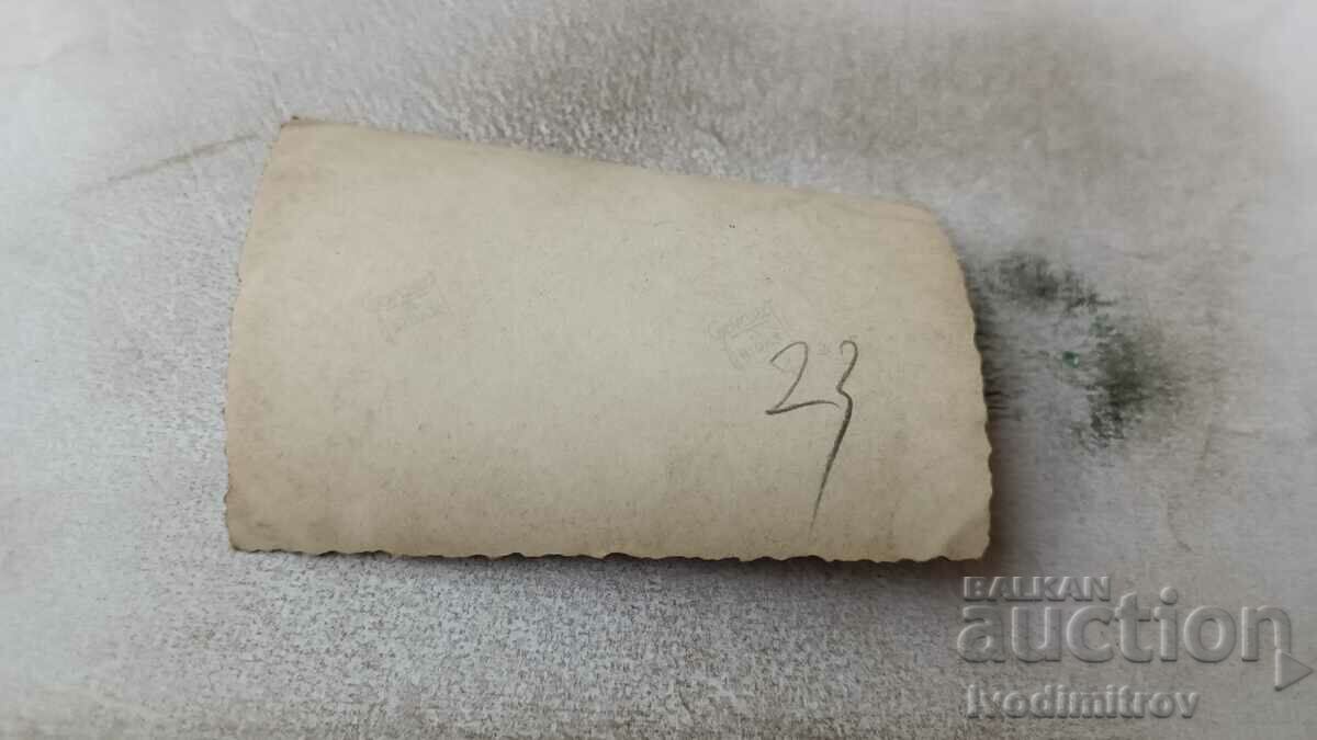 Photo Young men and women on the sidewalk with price 0.85 BGN | € 0.43 Photo Young men and women on the sidewalk with price 0.85 BGN | € 0.43