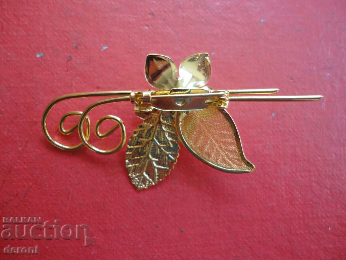 Δημοπρασία Υπέροχη επιχρυσωμένη καρφίτσα με μαργαριτάρι Δημοπρασία Υπέροχη επιχρυσωμένη καρφίτσα με μαργαριτάρι