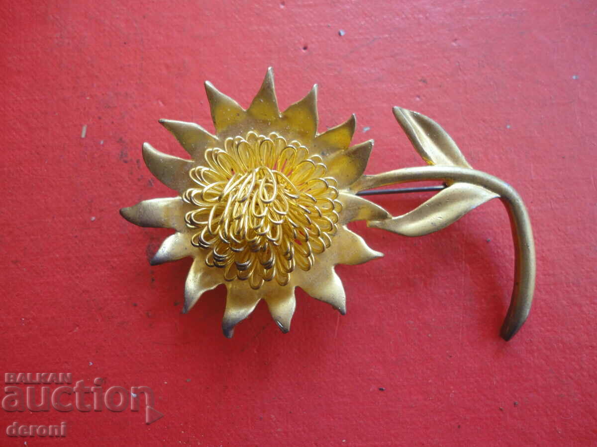 Δημοπρασία Επιχρυσωμένη καρφίτσα λουλουδιών Δημοπρασία Επιχρυσωμένη καρφίτσα λουλουδιών