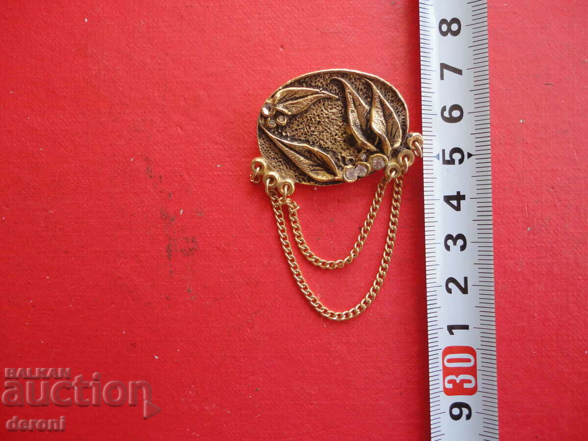 German gold plated brooch with stones with price 15.00 BGN | € 7.67 German gold plated brooch with stones with price 15.00 BGN | € 7.67