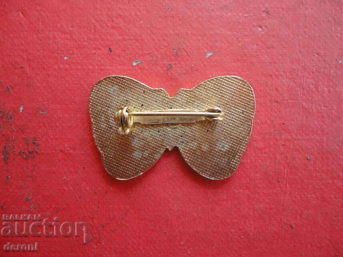 Delivery of Unique gold plated enamel brooch Delivery of Unique gold plated enamel brooch