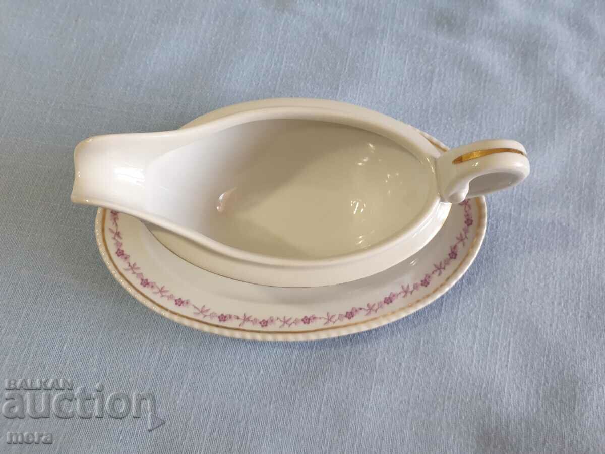 porțelan zeamă-boat cu preț 20.00 BGN | € 10.23 porțelan zeamă-boat cu preț 20.00 BGN | € 10.23