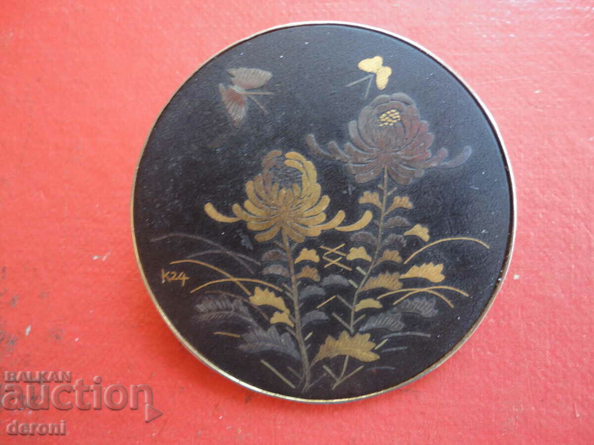 Unique Japanese gold plated brooch signed with price 50.00 BGN | € 25.56 Unique Japanese gold plated brooch signed with price 50.00 BGN | € 25.56