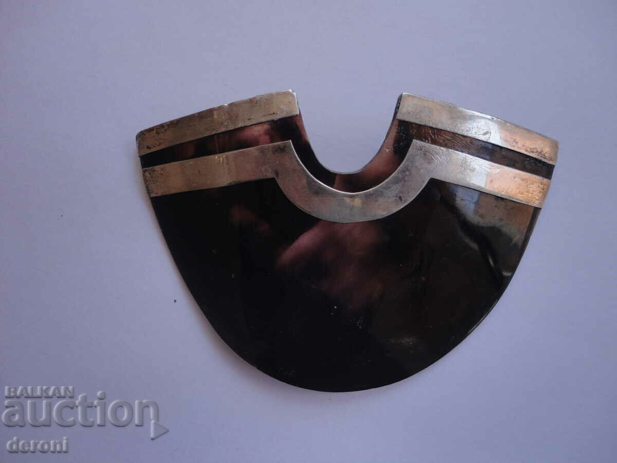 Auction  Antique mother-of-pearl brooch 2