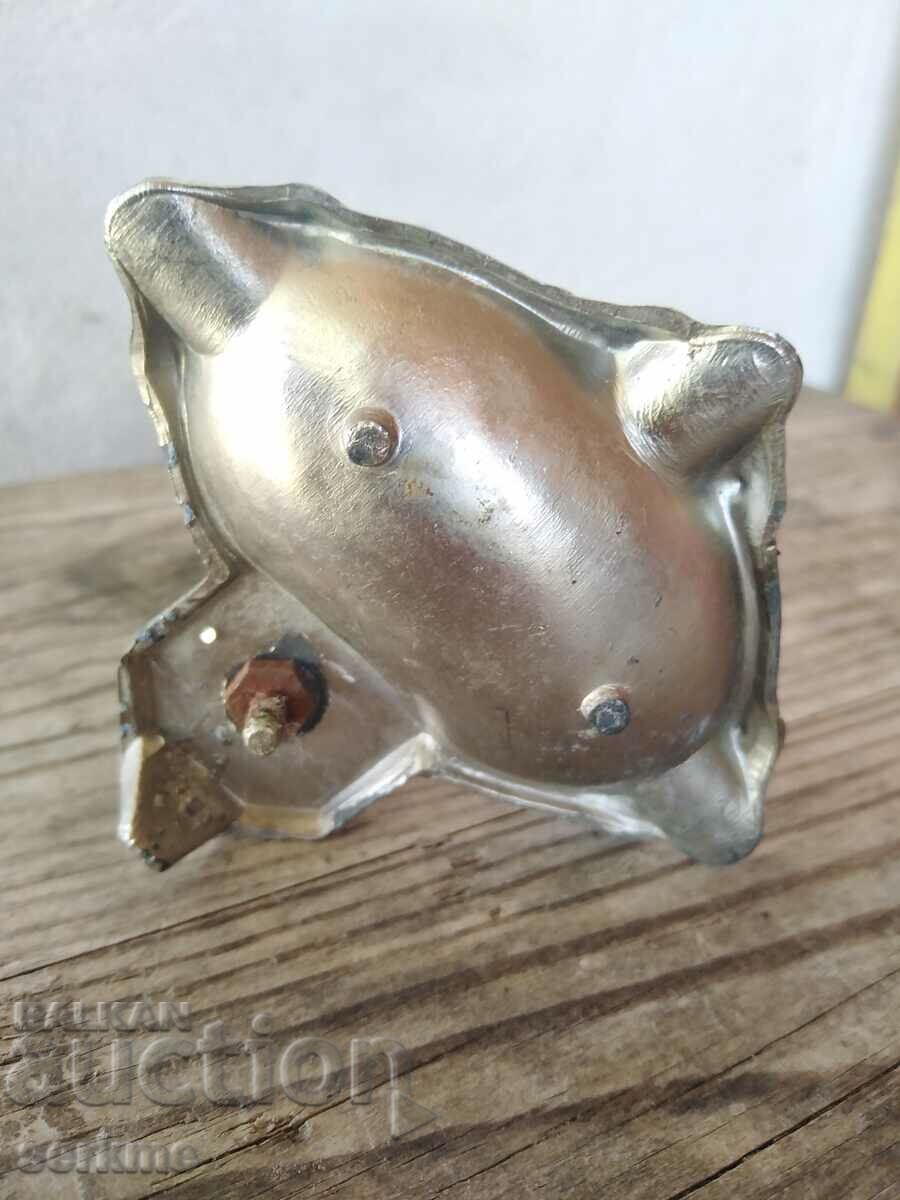 Delivery of Ashtray Delivery of Ashtray