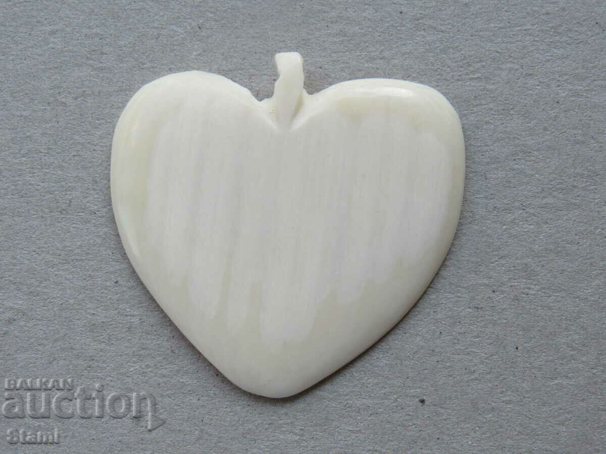 Ivory heart necklace, new price with price 72.00 BGN | € 36.81 Ivory heart necklace, new price with price 72.00 BGN | € 36.81