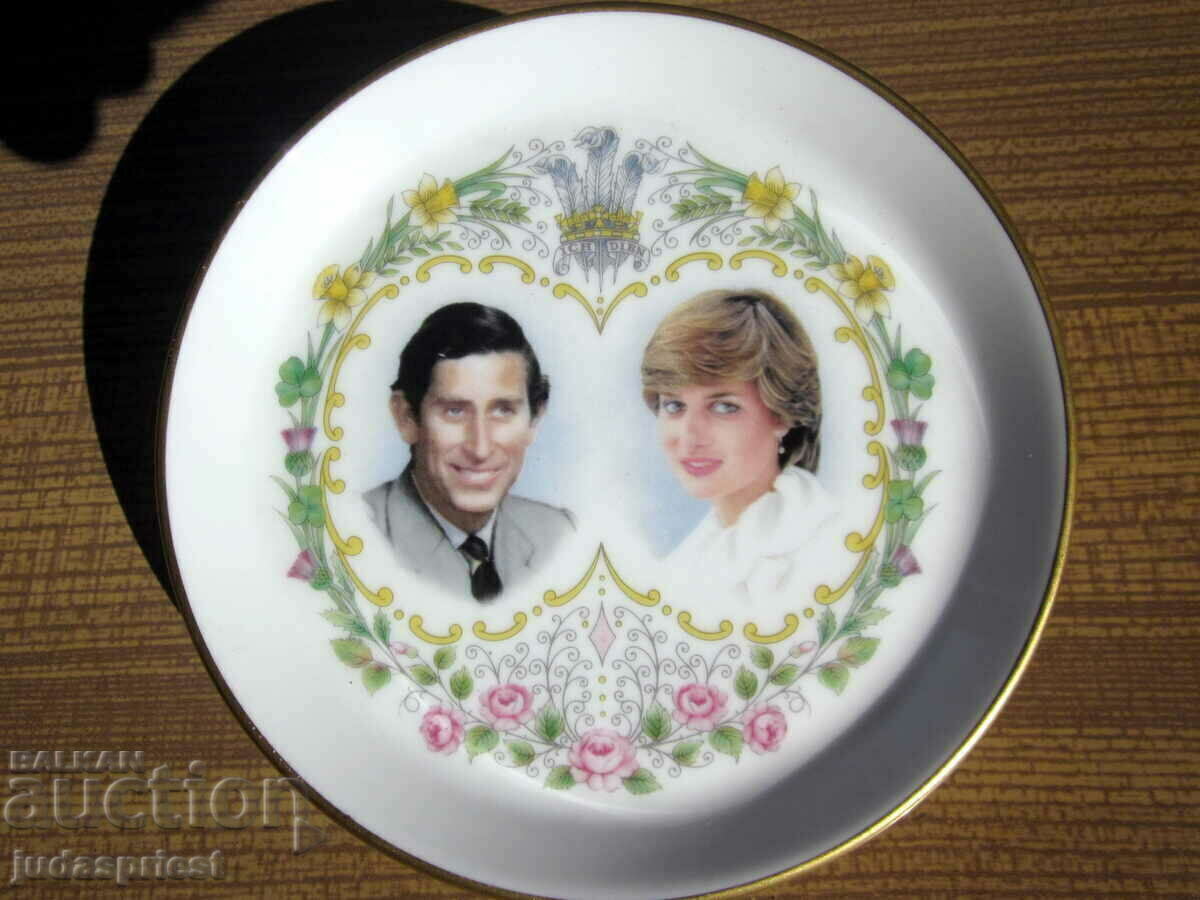 Παράδοση πορσελάνινο πιατάκι ο γάμος του πρίγκιπα Καρόλου και της πριγκίπισσας Νταϊάνα Παράδοση πορσελάνινο πιατάκι ο γάμος του πρίγκιπα Καρόλου και της πριγκίπισσας Νταϊάνα