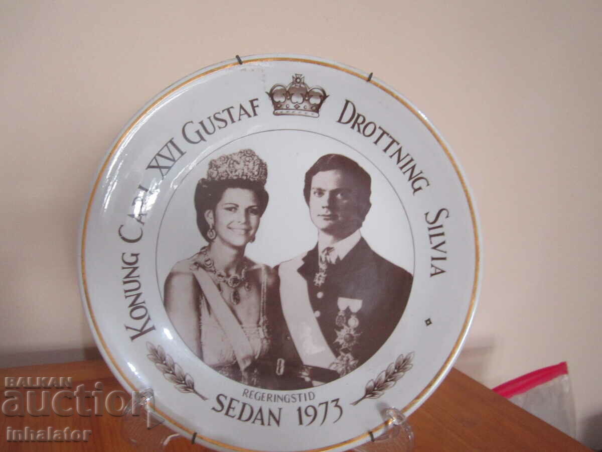 SWEDISH ROYAL COUPLE Porcelain plate 24.5 cm Carl 16th