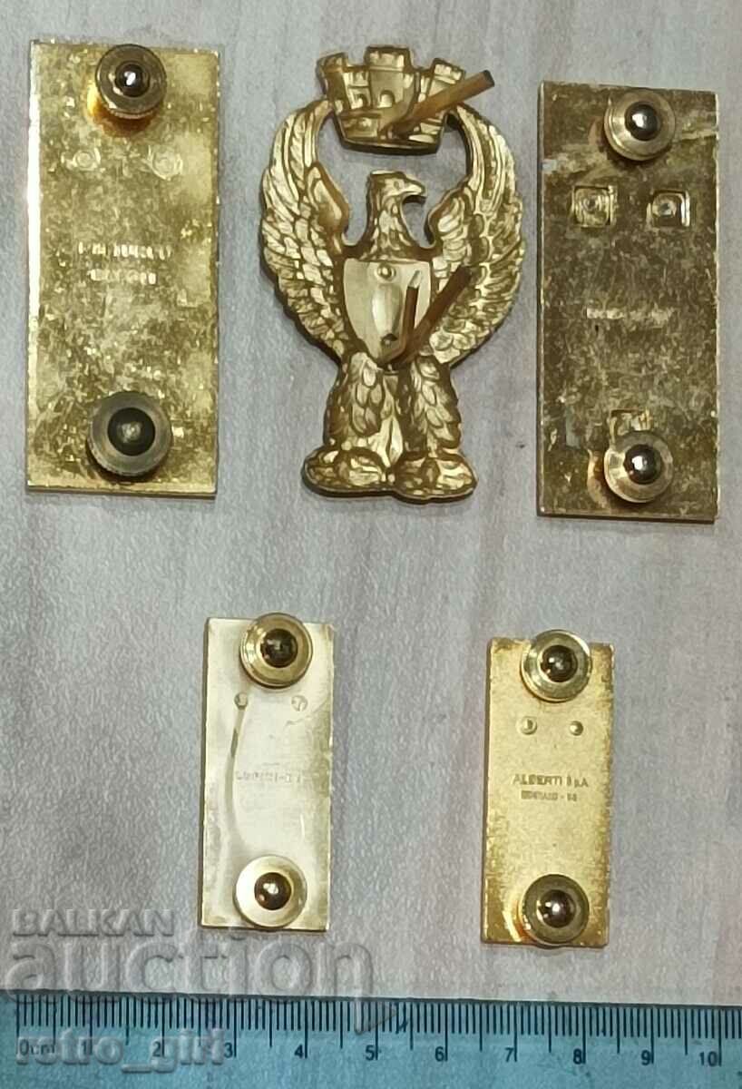 Licitație Ecusoane, catarame și cocardă ale carabinierilor italieni. Licitație Ecusoane, catarame și cocardă ale carabinierilor italieni.