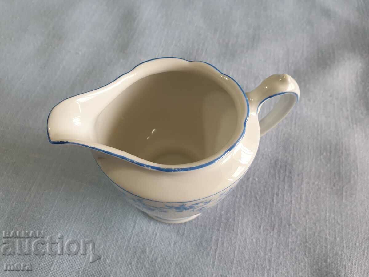 Auction Porcelain latiera, jug 1925-1945 Auction Porcelain latiera, jug 1925-1945