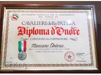 Италиански медал с диплом.