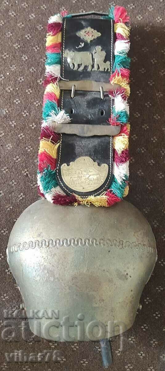 Ένα τεράστιο chan-καμπάνα με τιμή 279.99 BGN | € 143.16